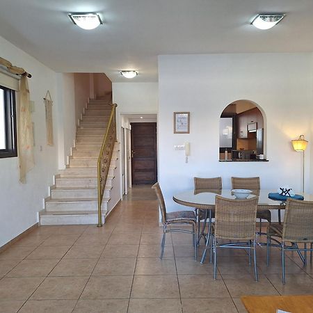 Pool Side 2 Bedroom Queens Gardens Complex Paphos Exterior photo